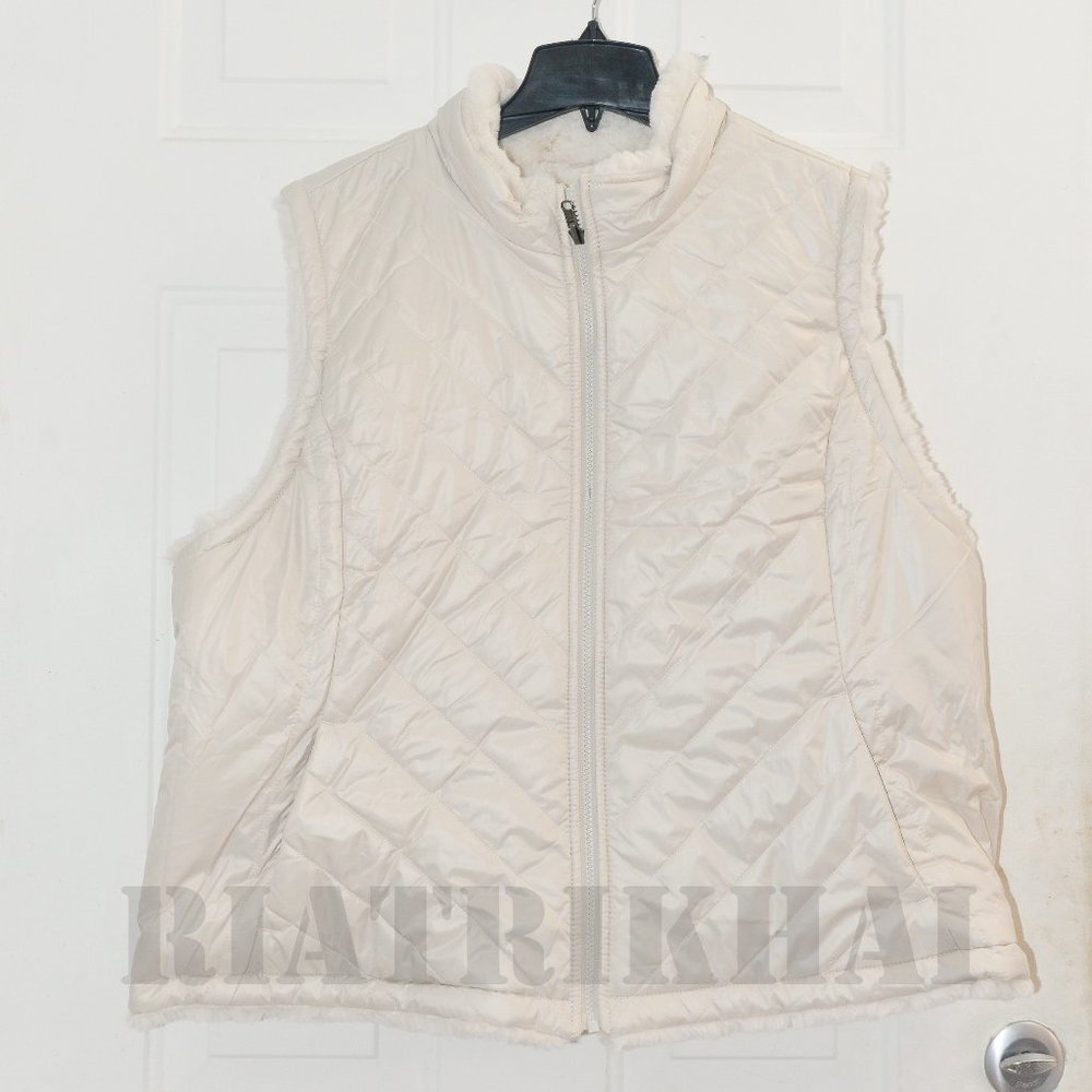 IVORY NWT Quilted Faux Fur Puffer Vest  Reversible  Nicole Miller - Picture 7 of 13